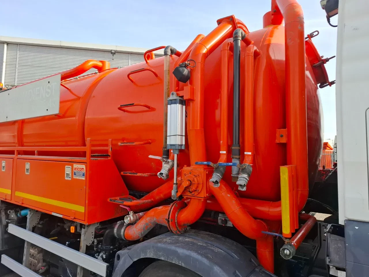 MAN TGS 2011 - 35.360 / WICOM SEWAGE SUCTION 200 BAR / 8X4 / !! 236672 KM !! / 2XLENKACHSE / FRIDGE / MANUAL / EURO-5 / 2011 imagen 19