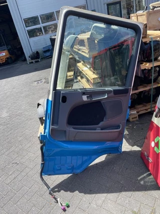 Scania N/A - 1476535 / 1739743 RECHTER PORTIER INCLUSIEF SPIEGELS CR/CG CABINE obrazek 3