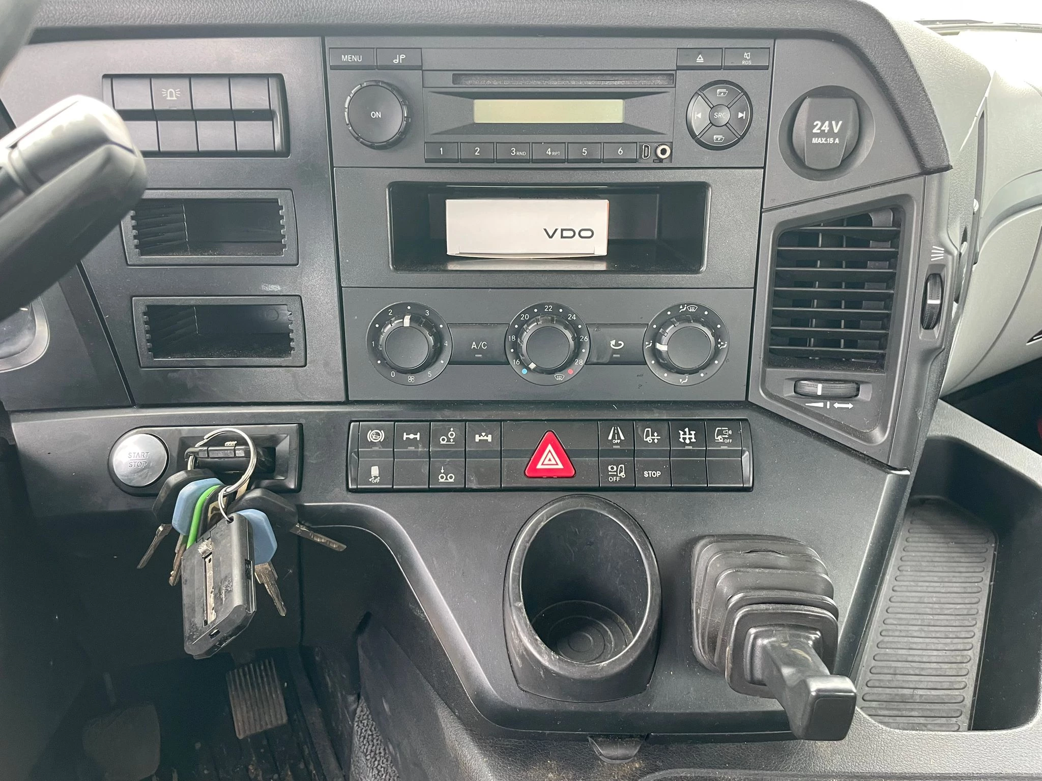 Mercedes-Benz Antos 2543 6x2 2017 imagen 19