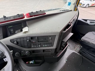 Volvo FH 2020 - FH4-420 / ENGINE RUNNING / RETARDER / !!ONLY:129957 KM!! / LIFT+LENKACHSE / HYDRAULICS / AUTOMATIC / EURO-6 / 2020 bild 21