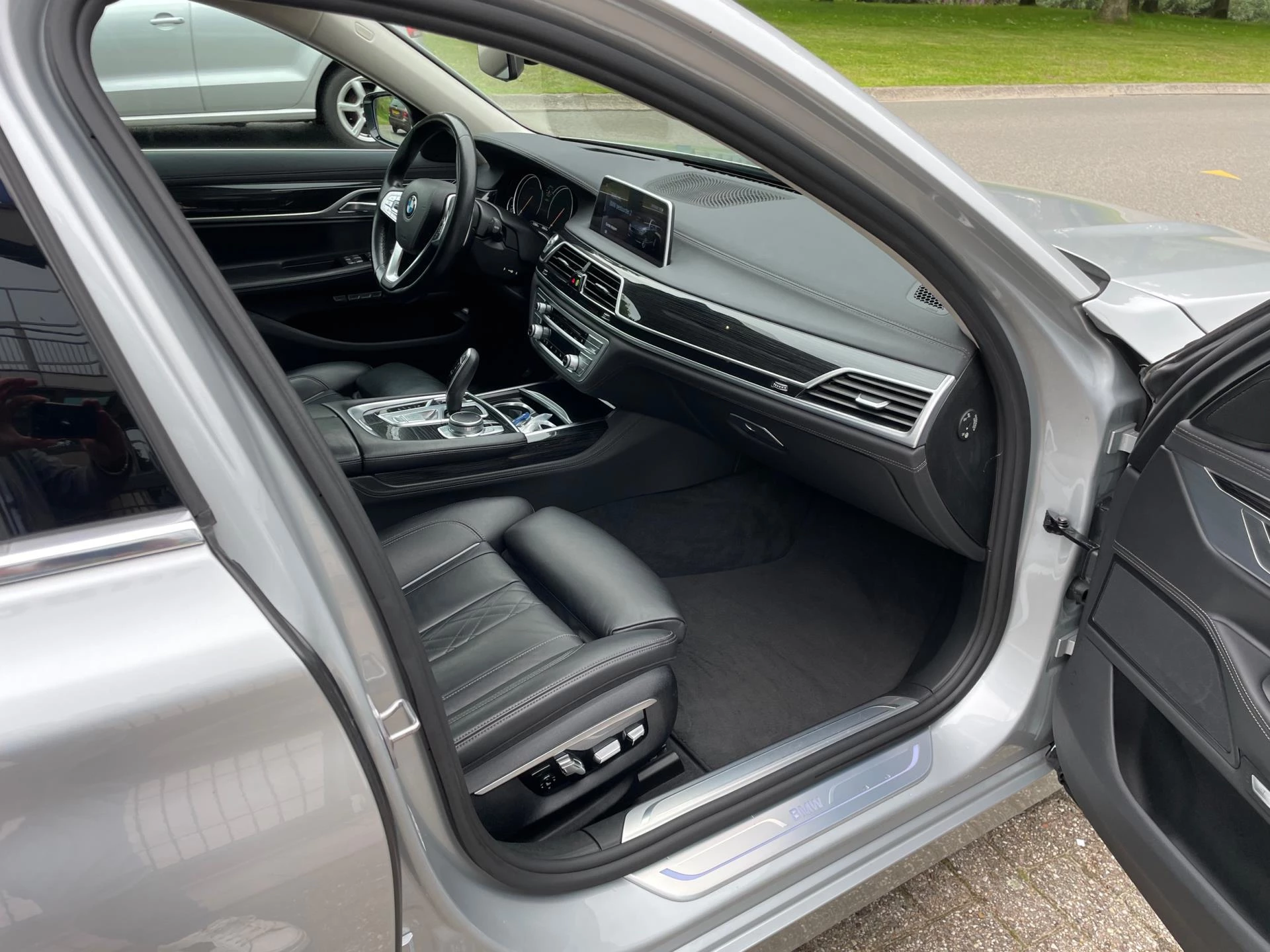 BMW 7 Serie 2016 - 740d xDrive High Executive aut ,schuifd./ trekhaak afbeelding 8