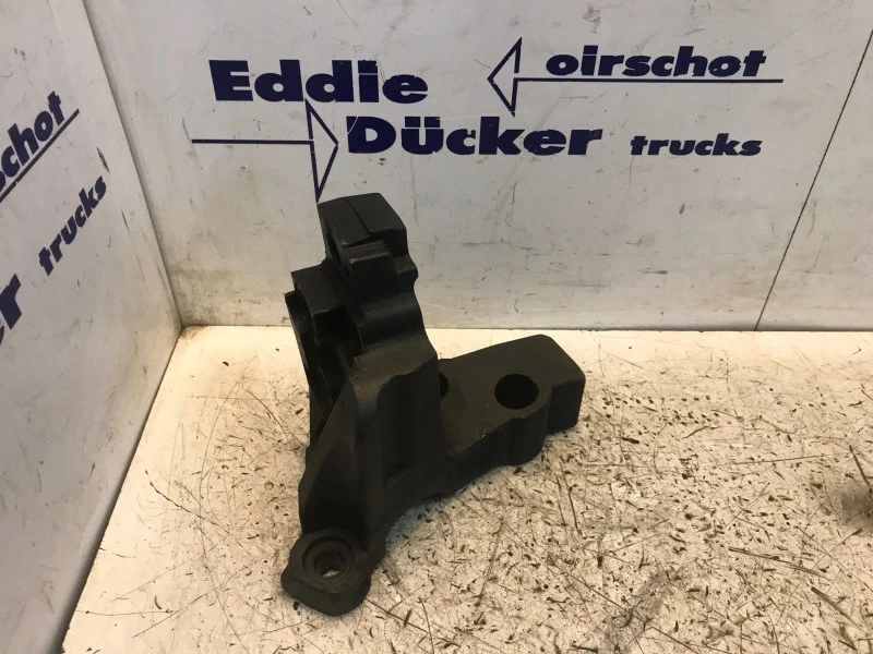 DAF - 1916831-2252531 MOTORSTEUN RECHTSACHTER afbeelding 1