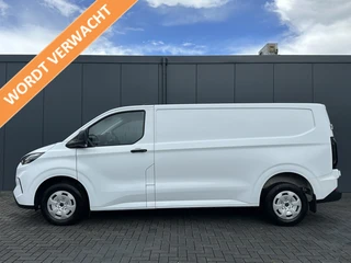 Ford Transit Custom 2024 - 2.0 TDCI 136 PK TREND / L2H1 / 2.740 KG AHG / CAMERA / CRUISE / 3 ZITS / AIRCO / CARPLAY te koop