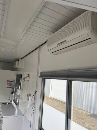 kuiper OPL 2000 - ex mobiele tandarts wagen 14kvA aggregaat zdjecie 15