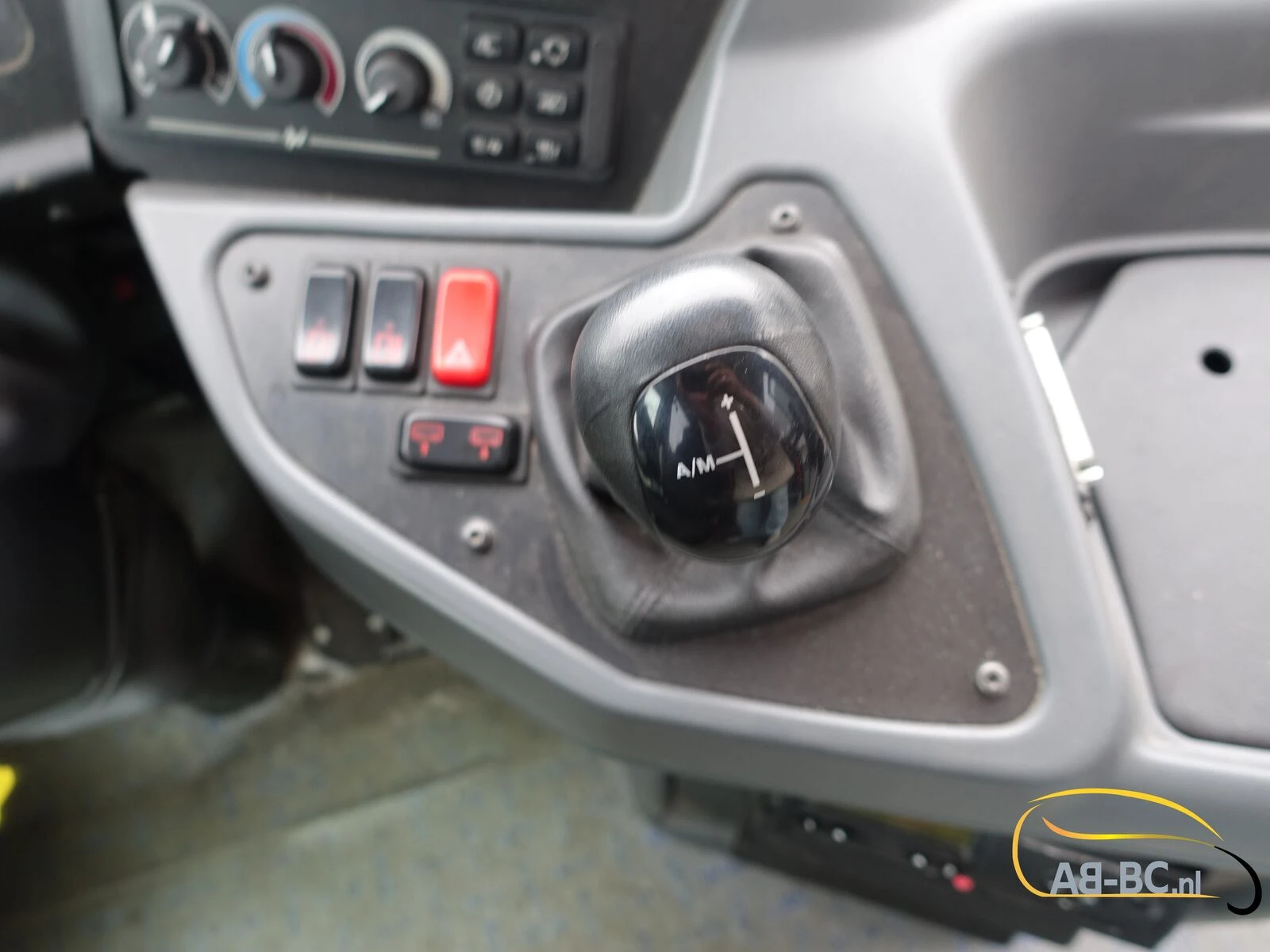 Mercedes-Benz Intouro 49 Seats Liftbus EURO 6 2016 image 52