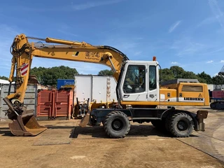 Liebherr 2002 - A 914 te koop