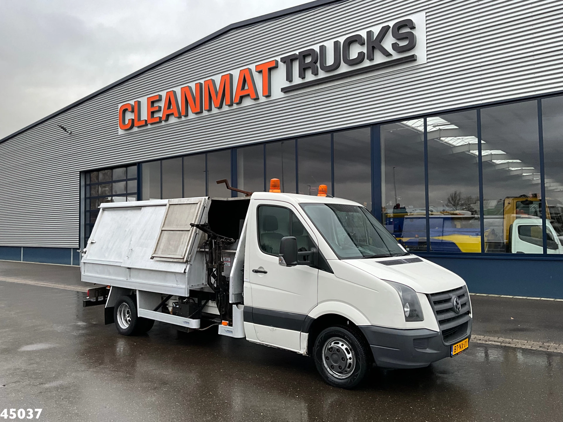 Volkswagen Crafter 2007 - 2.5 TDI Terberg zijlader Just 115.247 Km! afbeelding 3