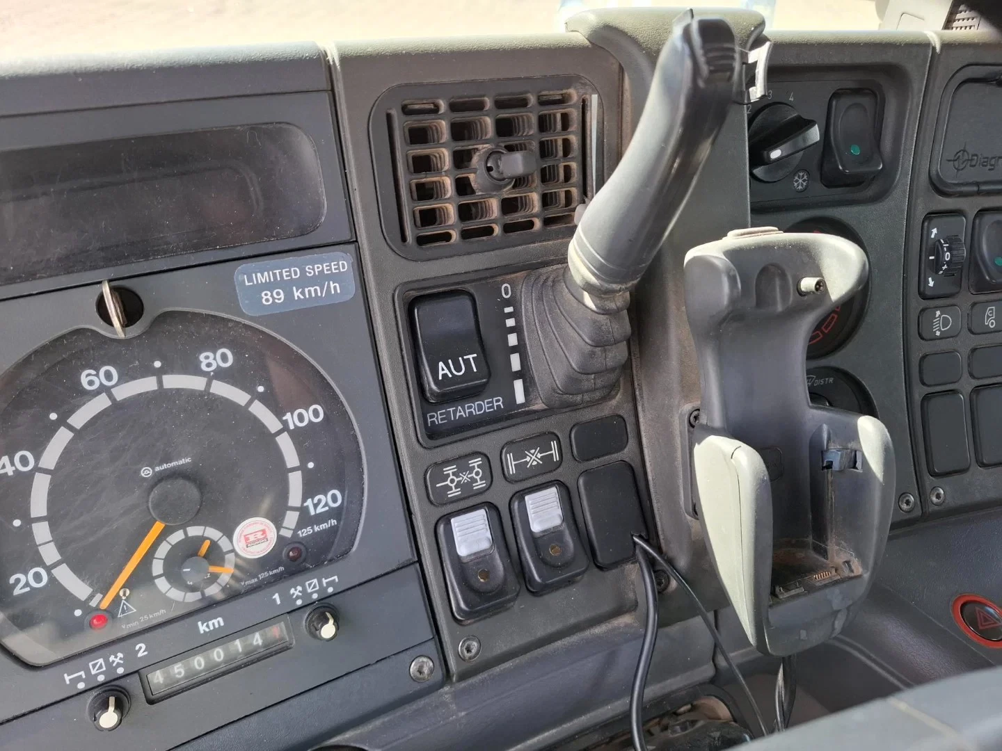 Scania T 2001 - T144-460 / 6X4 / RETARDER / 2XBIG AXLE / HYDRAULICS / FULL STEEL / DRUM BRAKES / ONLY:450014 KM / EURO-2 / 2001 afbeelding 19