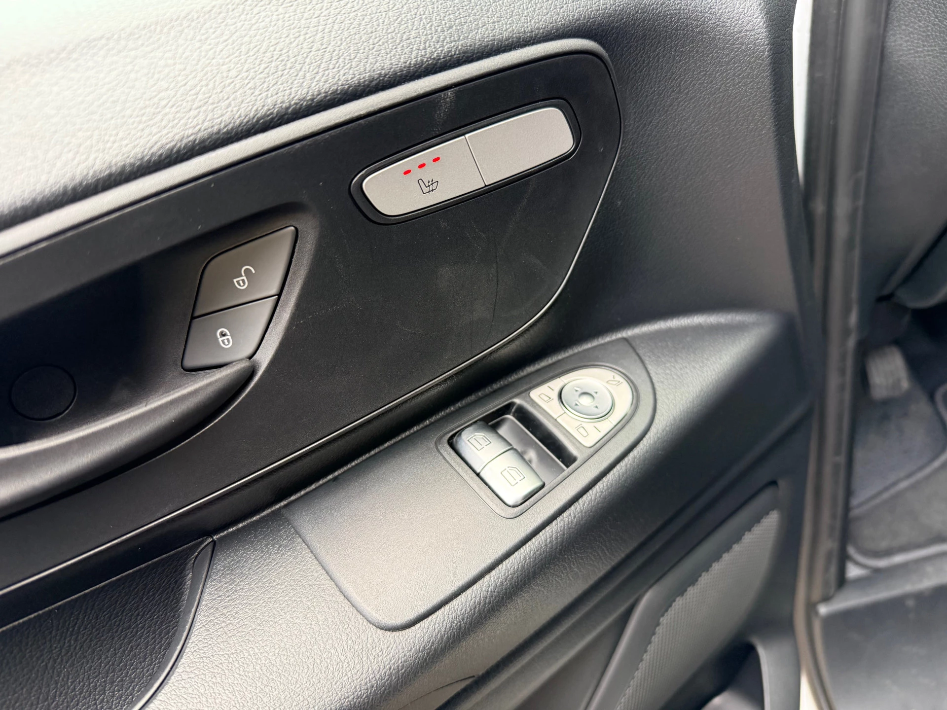 Mercedes-Benz eVito 2025 - 66 kWh SoH 98 % 261 km WLTP actieradius - L2 Lang - Apple Carplay - Betimmerd afbeelding 17