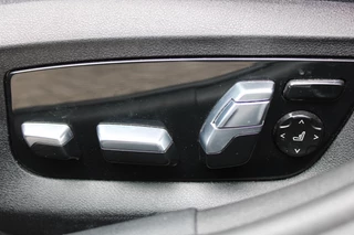 BMW 5 Series 2022 - 520e M-SPORT SCHUIFDAK LEDER MEMORY CARPLAY HEAD-UP obrazek 16
