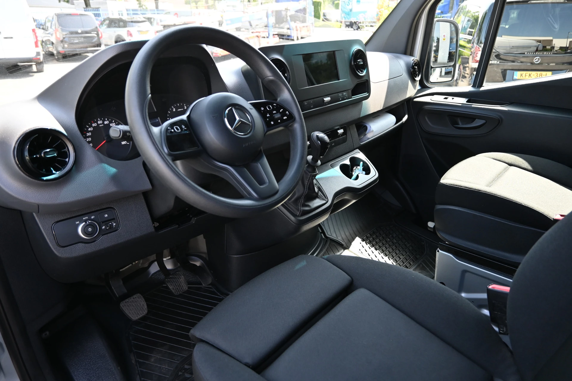 Mercedes-Benz Sprinter 2021 - 315 CDI L2H2 RWD obrázek 4