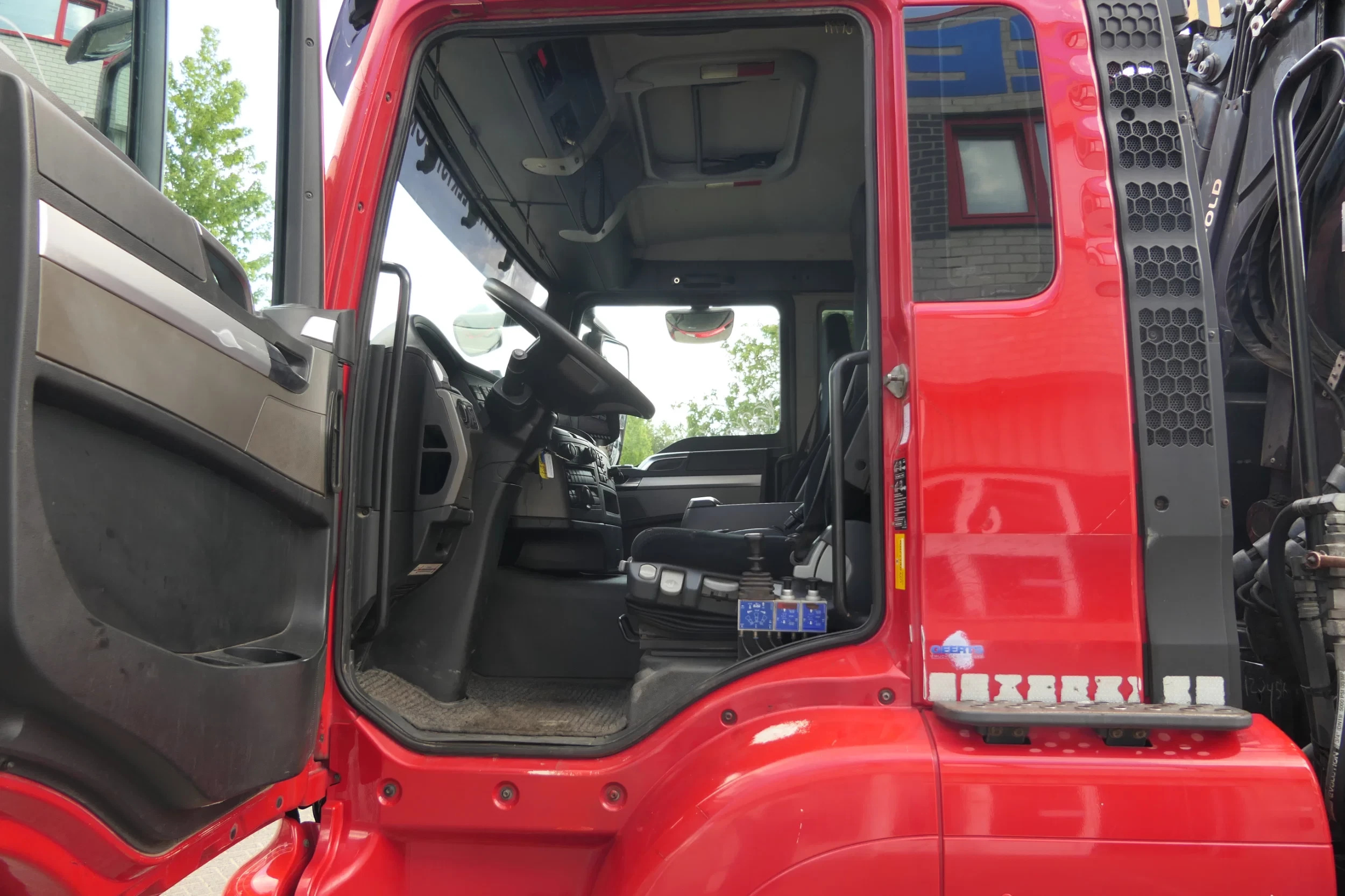 MAN TGS 2014 - 26.480 | 6X6 | 2 Side Tipper + Hydraulic dust cover | PALFINGER Q170Z84TI + Easy fold | 665130Km | 2014 | Full Steel | Drum brakes | Trailer coupling | TUV/MOT/APK 08-2026 | NL-Truck afbeelding 36