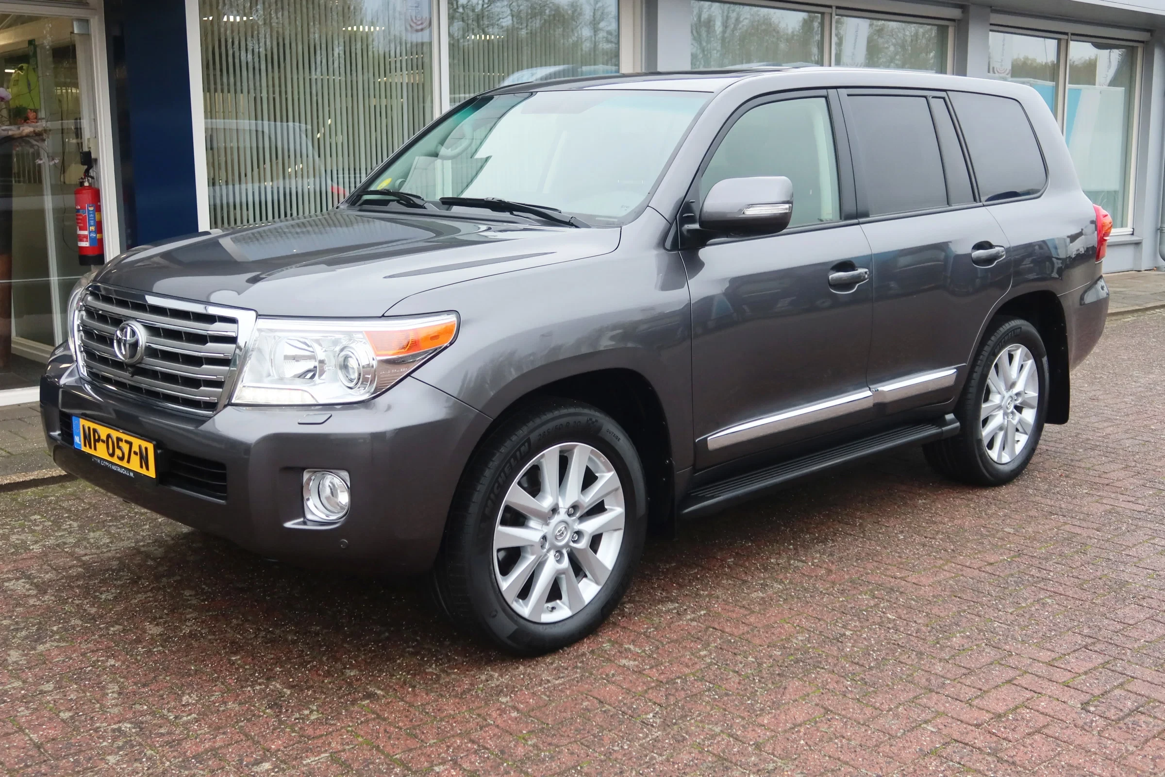 Toyota Land Cruiser 2016 - (200 SERIES) V8 200 5.5 Executive 7 persoons. Luchtvering. €42.500.- Marge immagine 1