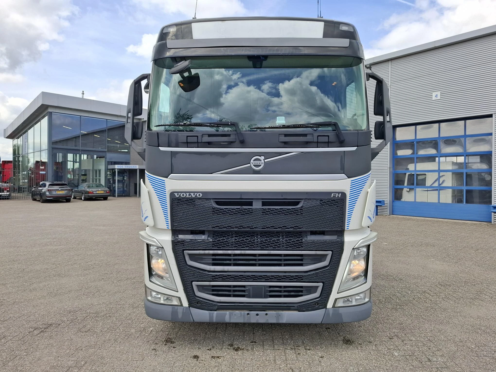 Volvo FH 2016 - FH4-460 / BDF SYSTEM / VEB+ / ACC / LWDS / FRIDGE / LIFT AXLE / AUTOMATIC / EURO-6 / 2016 afbeelding 6