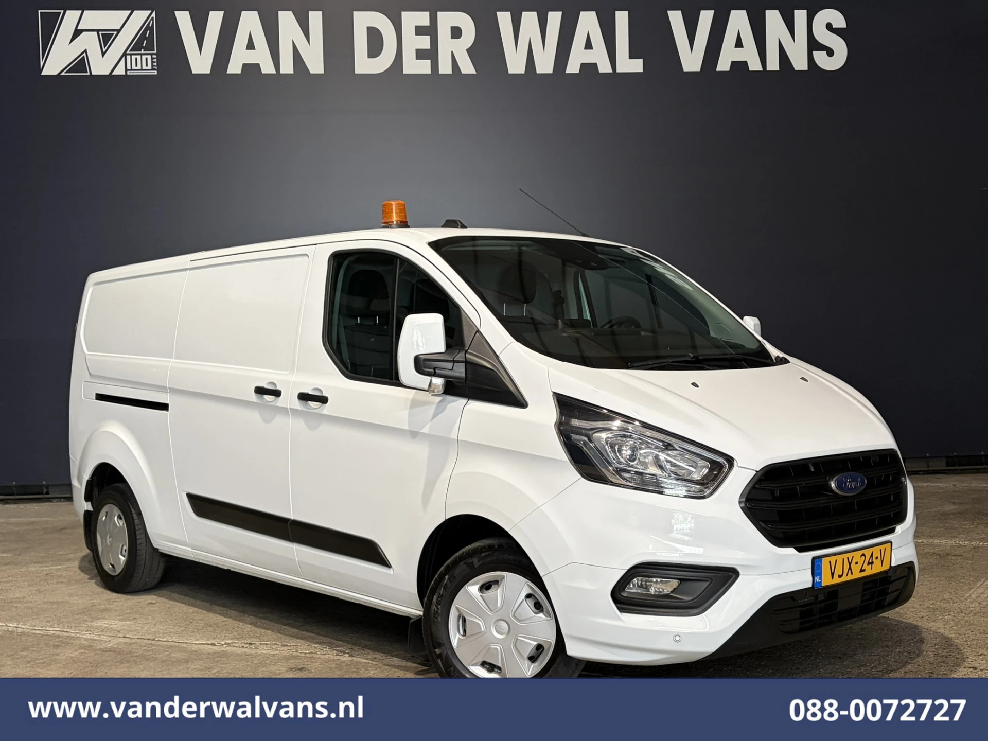 Ford Transit Custom 2021 - 2.0 TDCI L2H1 Euro6 Airco | Camera | Omvormer | Apple Carplay | LED | Cruisecontrol | 2800kg Trekhaak image 1