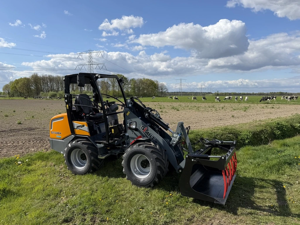 Giant G2700 HD+ minishovel / kniklader NIEUW 2026 afbeelding 1