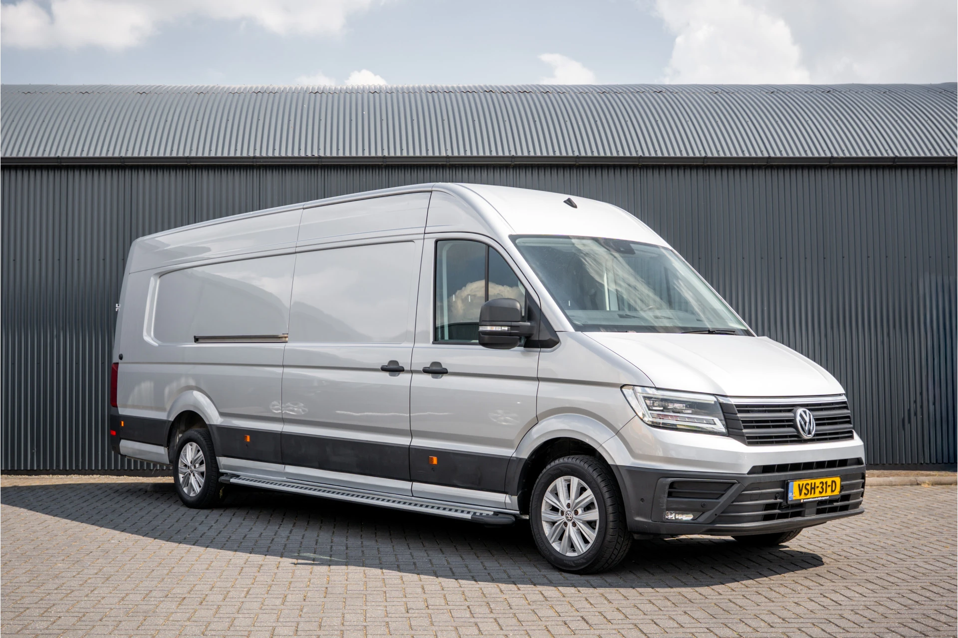 Volkswagen Crafter 2023 - 2.0 TDI XL L5H3 | 177 PK | Rijplaten | Automaat | LED | Camera | Carplay | Schuifdeur L+R | PDC | Trekhaak afbeelding 3