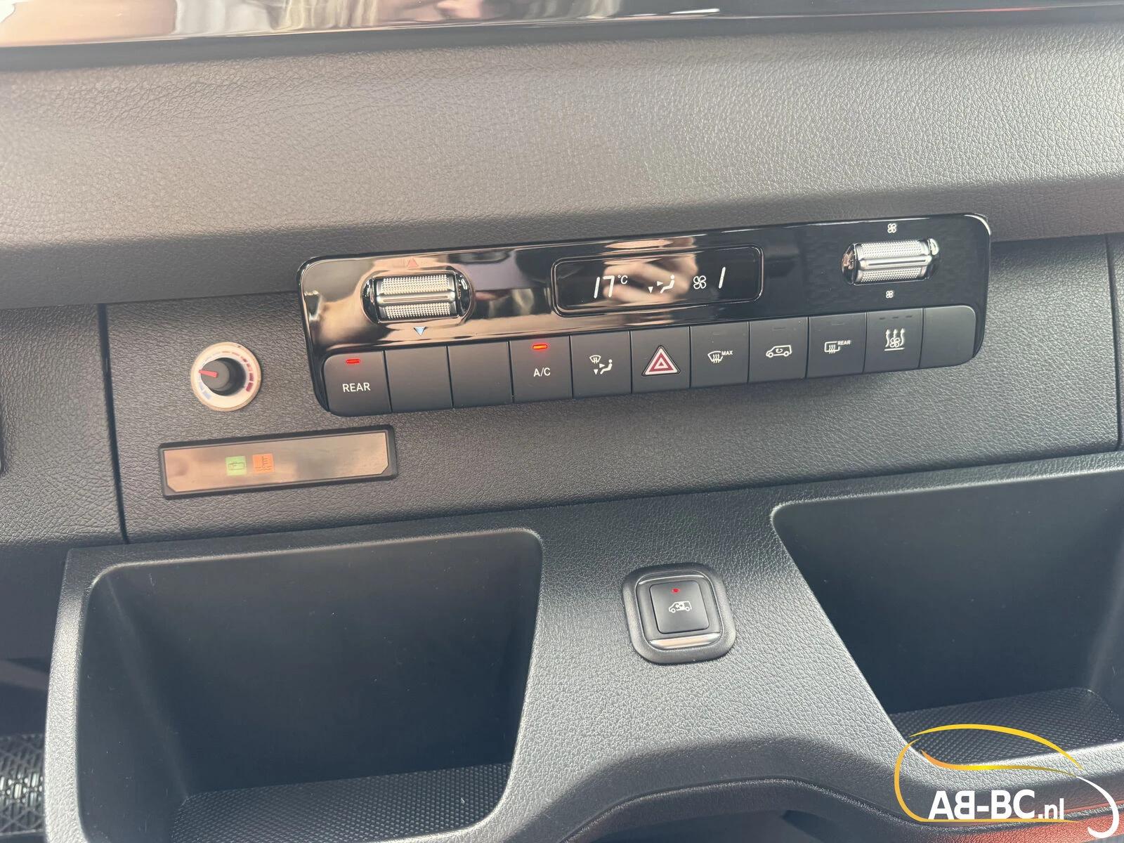Mercedes-Benz Sprinter 2026 - Transfer 45, 23 Seats, Euro 6 image 62
