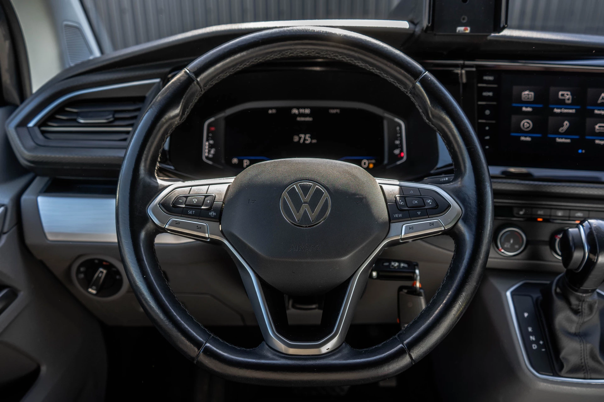 Volkswagen Transporter 2021 - T6.1 2.0 TDI BULLI | L1H1 | 150PK | LED | Automaat | Camera | Carplay | PDC | Trekhaak imagen 14