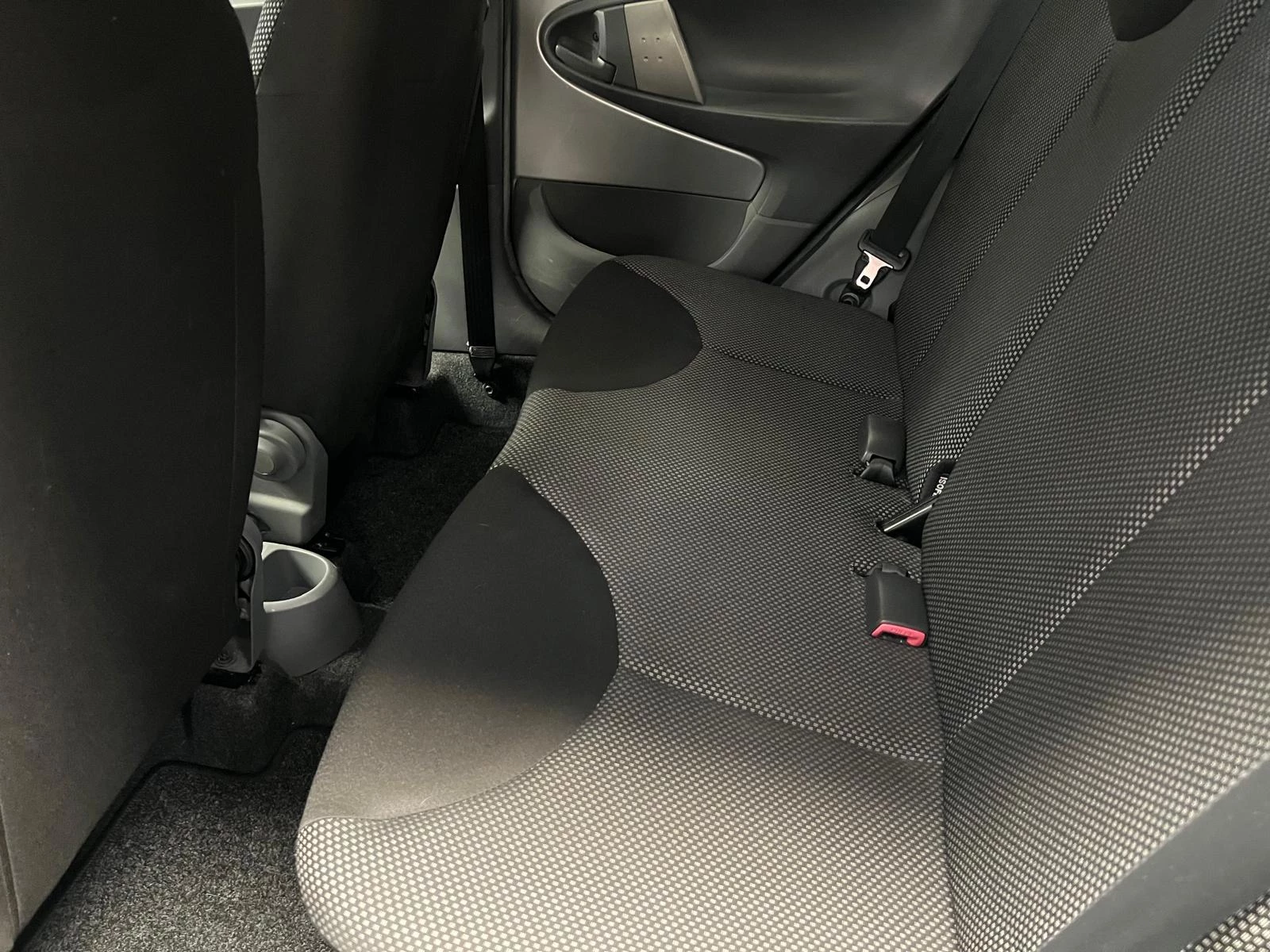 Toyota Aygo 2011 - 1.0-12V Comfort 2e Eigenaar - NAP - Navigatie - Airco afbeelding 22