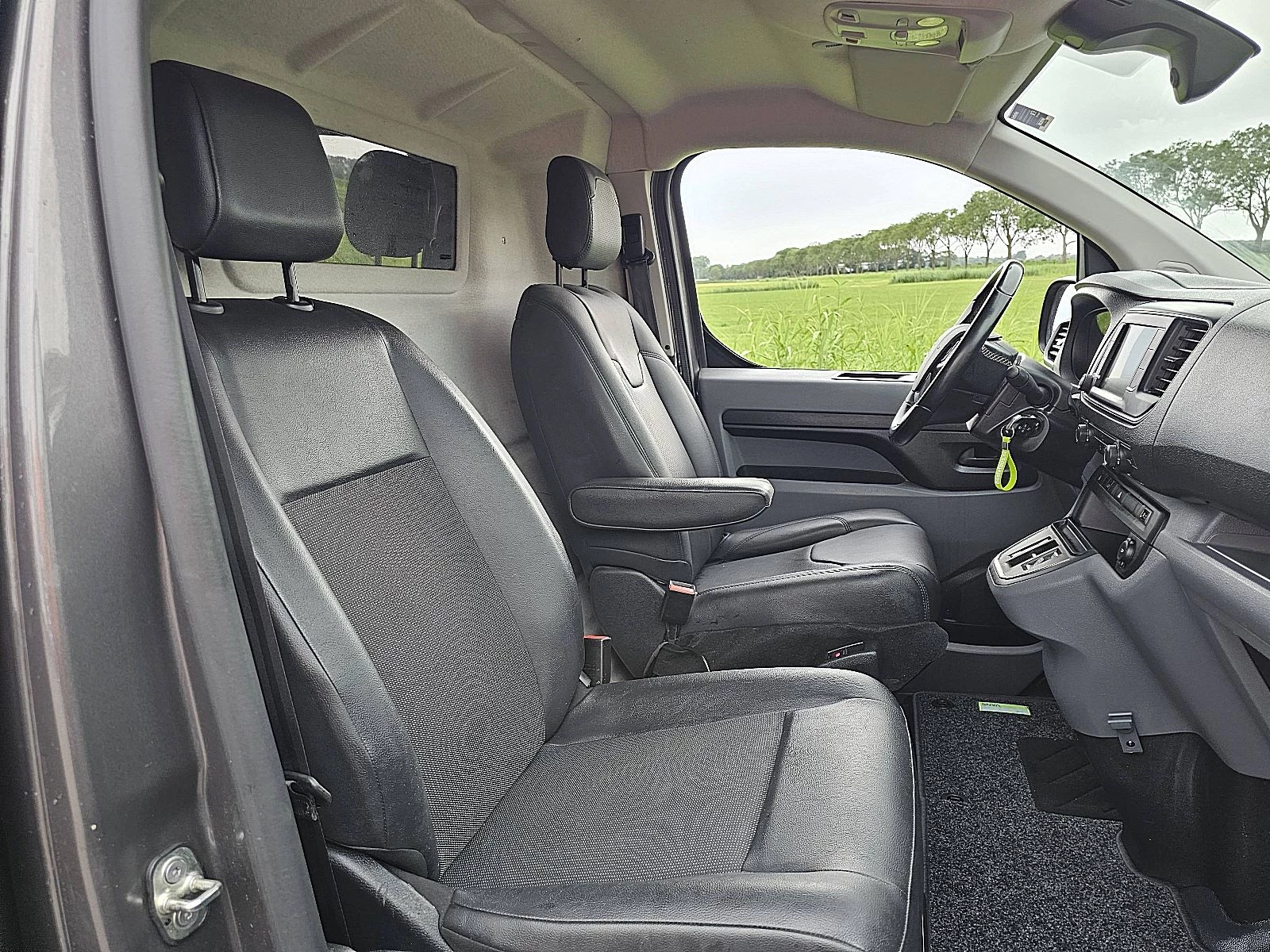 Peugeot e-Expert 2022 imagen 7