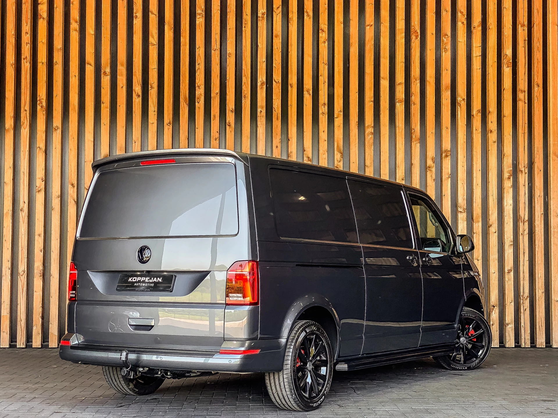 Volkswagen Transporter 2022 - 2.0 TDI 150PK DSG L2H1 Bestelwagen image 3
