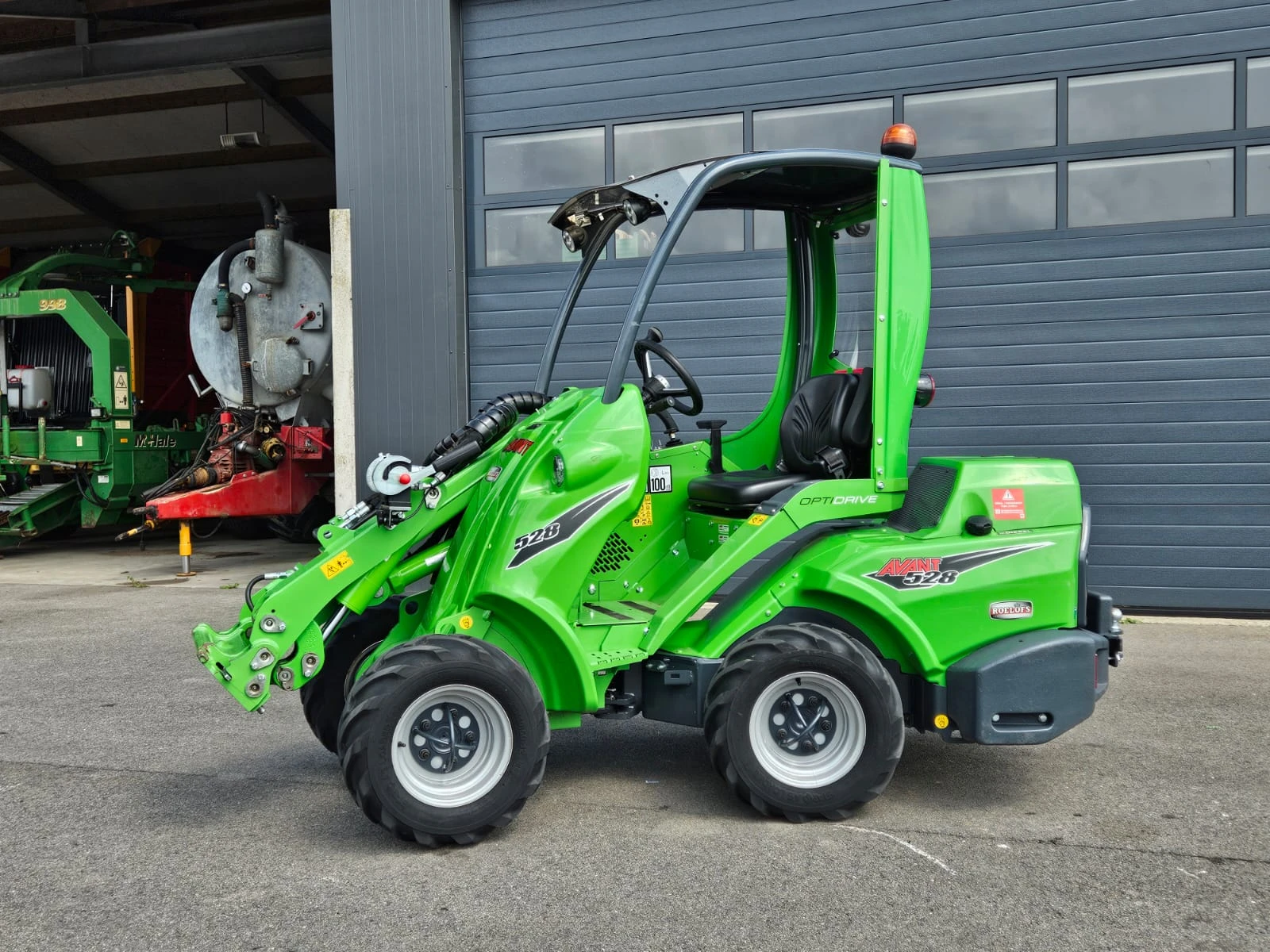 Avant 2024 - 528 TDL+ mini-shovel afbeelding 8