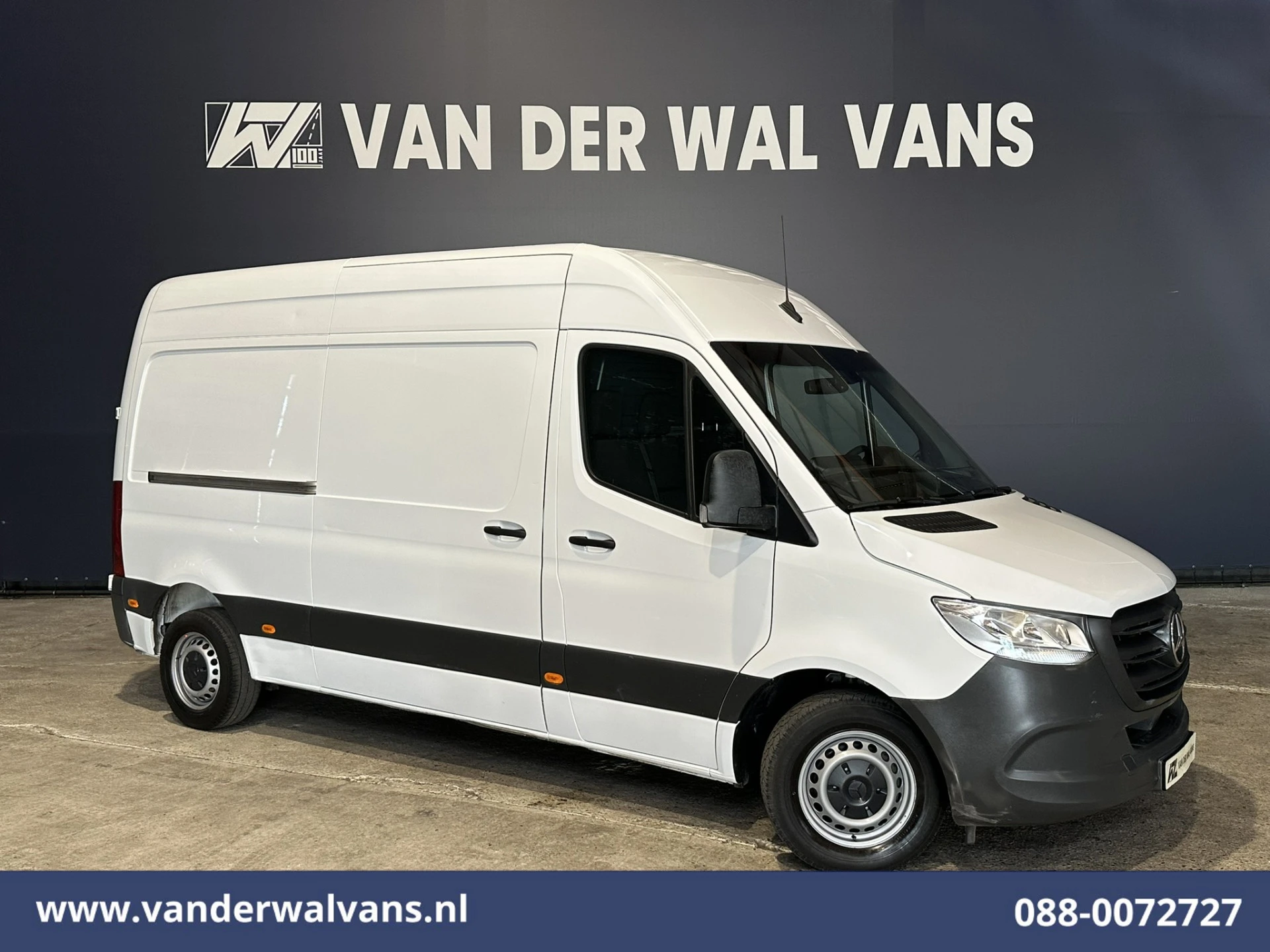 Mercedes-Benz Sprinter 2023 - 211 CDI L2H2 Euro6 Airco | Camera | Trekhaak afbeelding 1