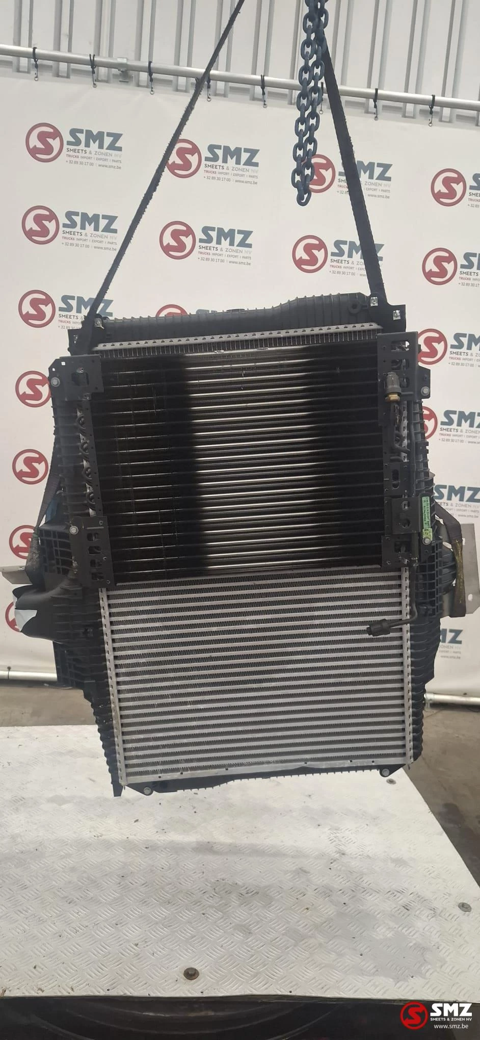 Mercedes-Benz - Radiator + intercooler Mercedes Axor afbeelding 1