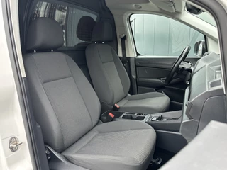 Volkswagen Caddy 2021 - Cargo Maxi 1.5 TSI AUTOMAAT / ** BENZINE ** / L2H1 / 40.450 KM !! / 1e EIG. / TREKHAAK / ALUCA INRICHTING / CRUISE / AIRCO obrazek 6