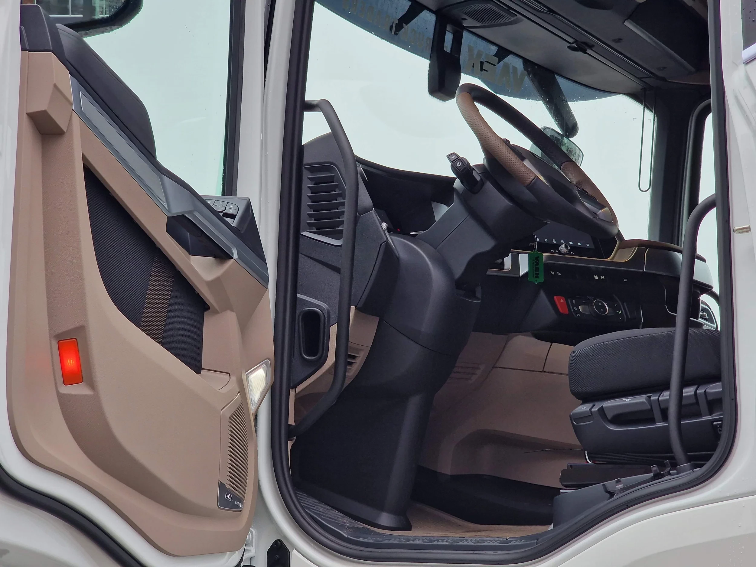 DAF XG+ 2026 - 530 4x2 - New - Retarder - Night clima - 2x tank - Air horn - 3 years warranty zdjęcie 9