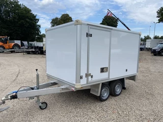 ULTRA LITE N/A 2024 - gesloten aluminium aanhanger 2700 kg obrazek 2