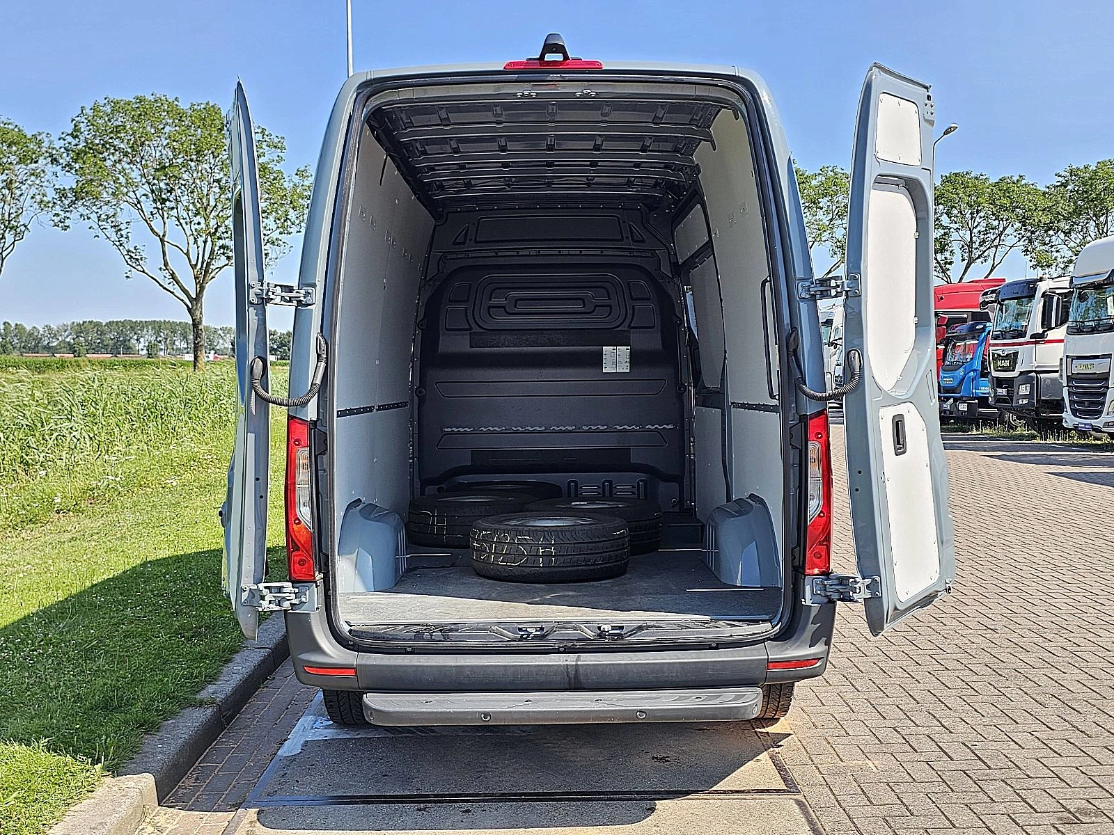 Mercedes-Benz Sprinter 2022 - 317 obrázek 13