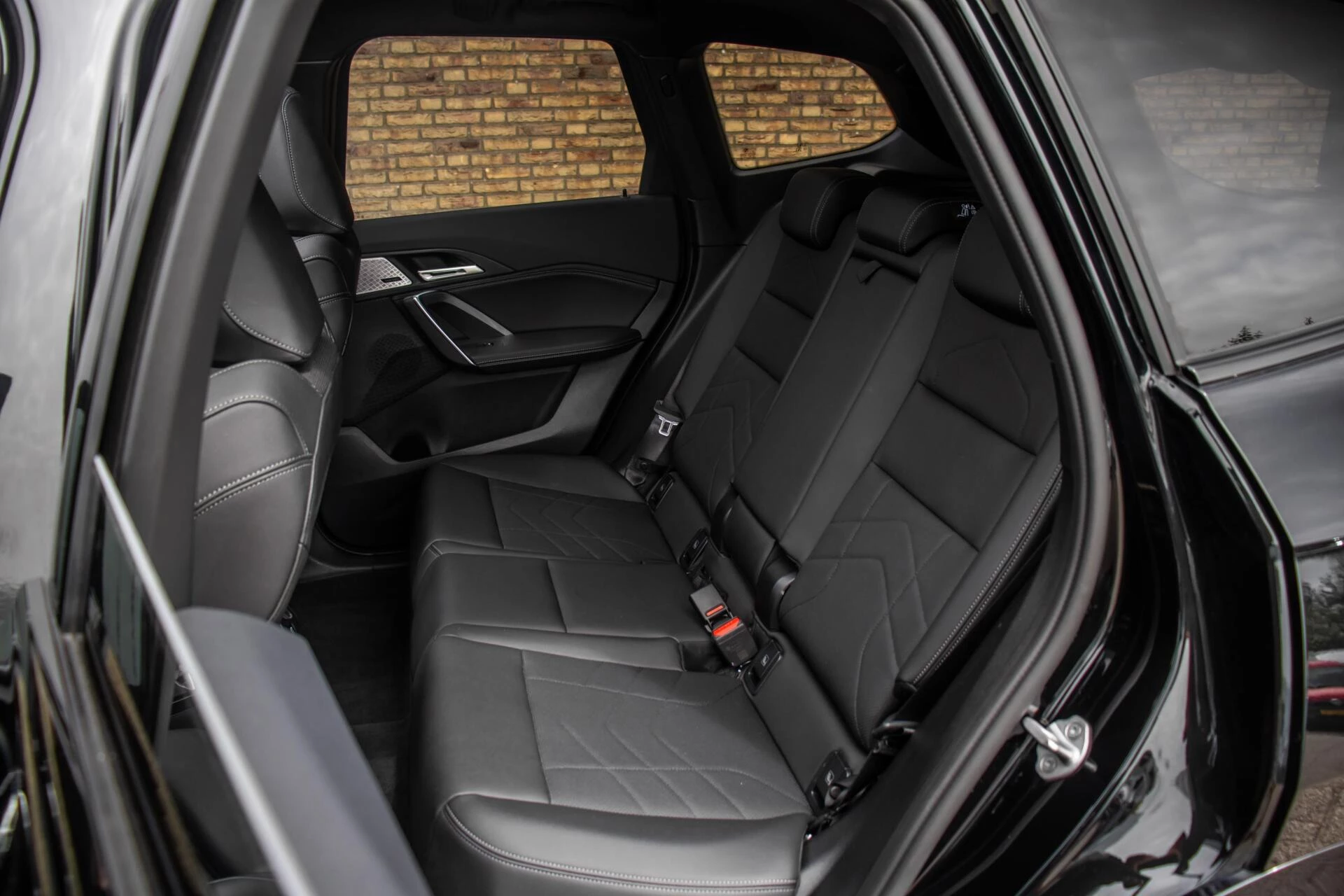 BMW iX1 2023 - xDrive30 67 kWh, Pano, Leder, Carplay, Ambient, H&K afbeelding 12
