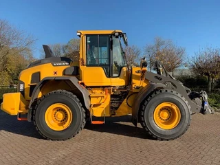 Volvo N/A 2026 - L90 H2 2026 Michelin 650/65 image 5