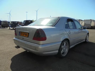 Mercedes-Benz C-Class 1998 - 43 AMG obrazek 3