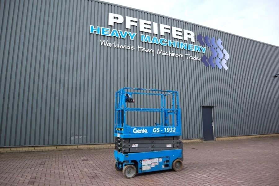 Genie 2010 - GS1932 Electric, Working Height 7.8 m, 227kg Capac image 1