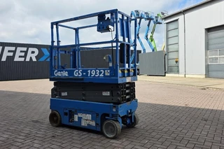 Genie 2010 - GS1932 Electric, Working Height 7.8 m, 227kg Capac image 2 miniature