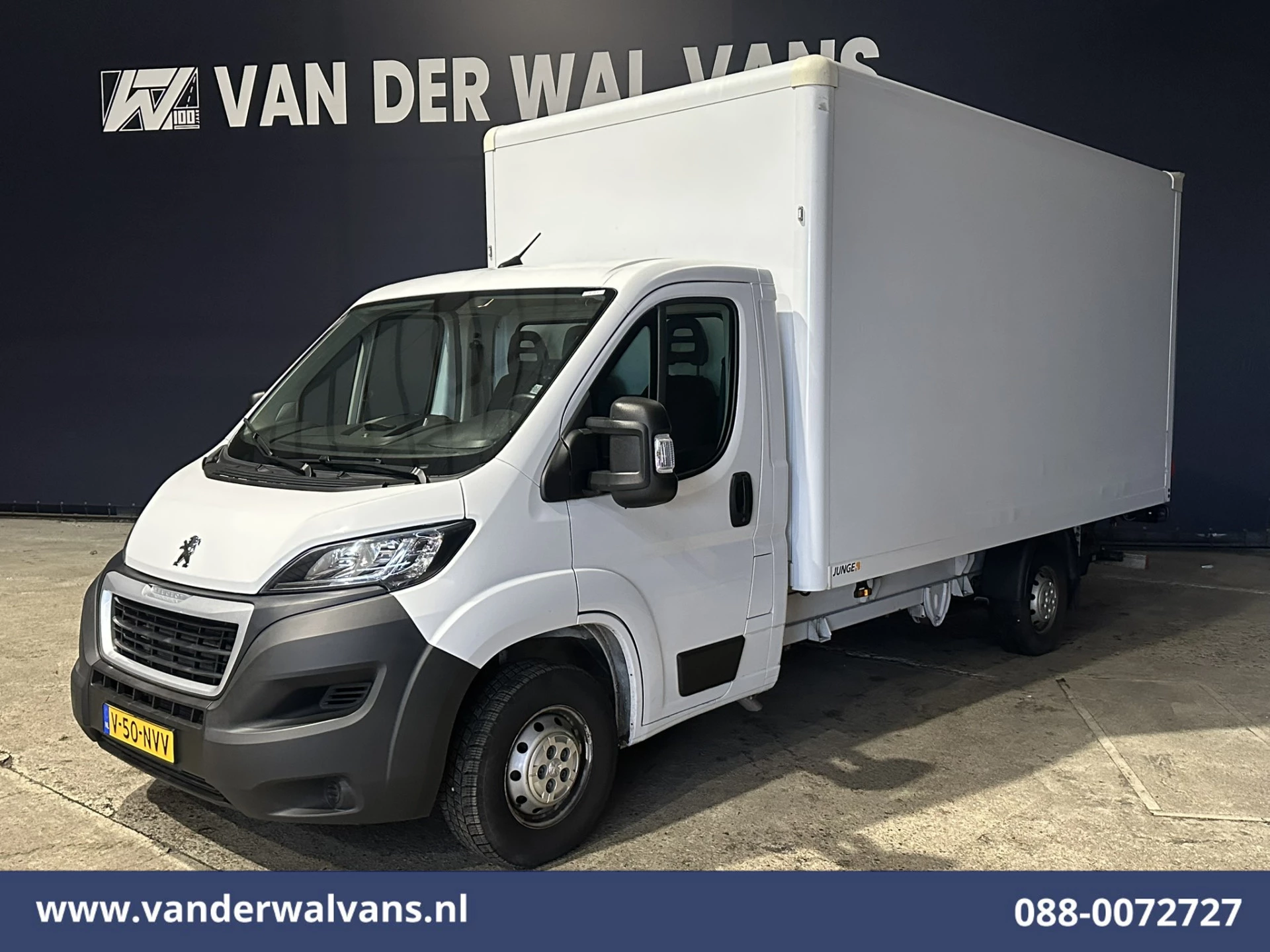 Peugeot Boxer 2022 - 2.2 BlueHDi 141pk Bakwagen 436cm Lang Laadklep Euro6 Airco | 1055kg laadvermogen | Camera image 9