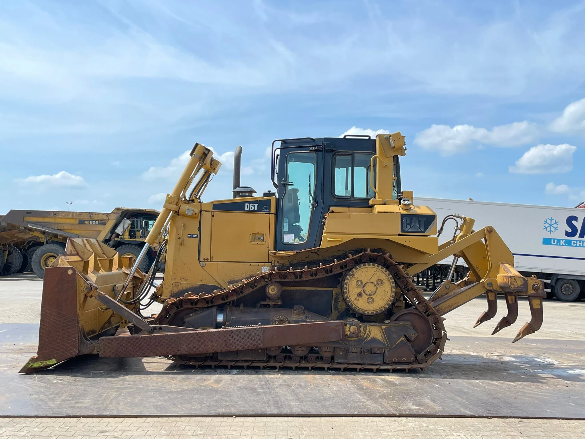 Caterpillar D6T XL 2011 obrázek 1