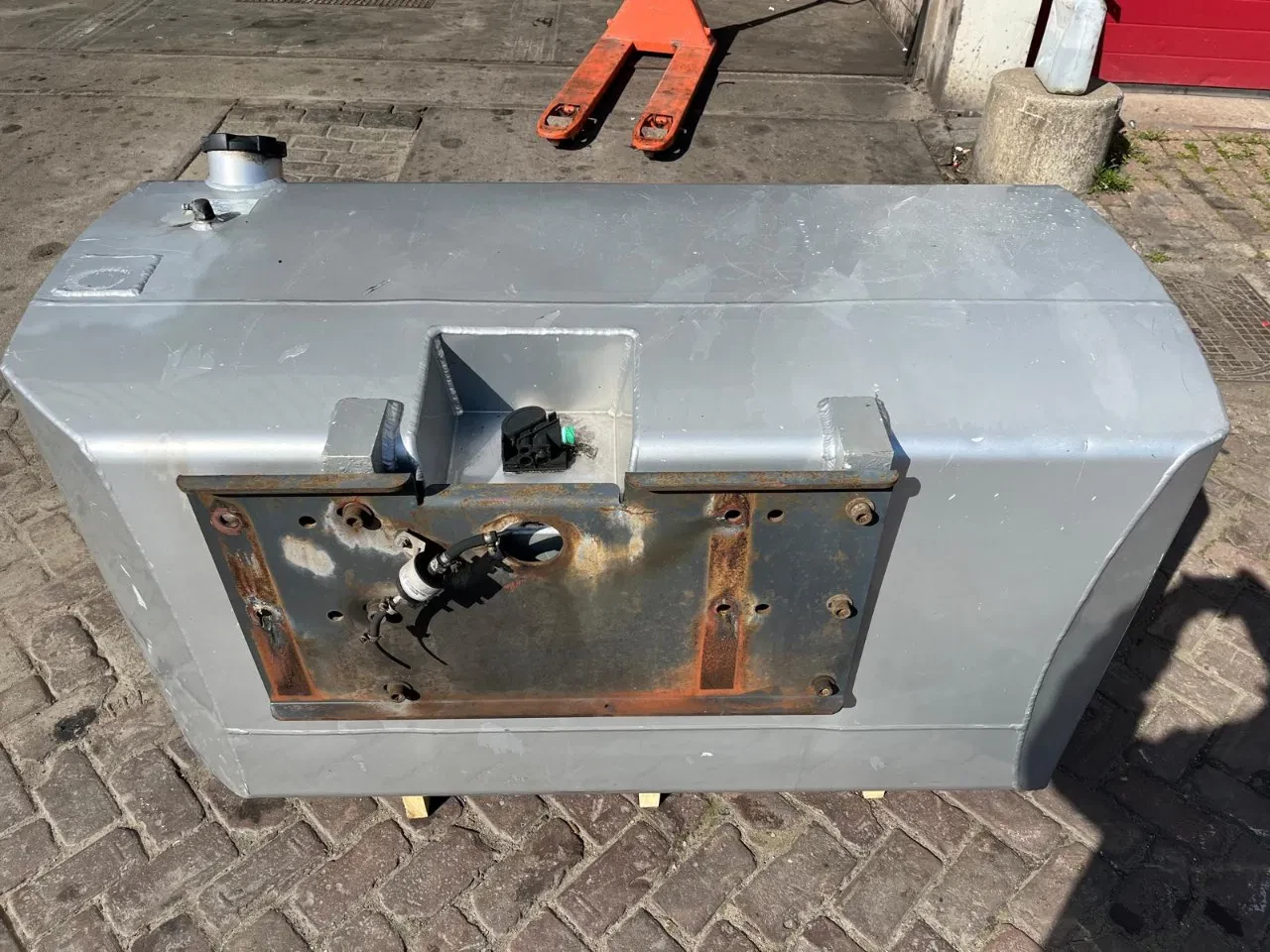 DAF 2014 - Brandstoftank Diesel 720L 025595 obrázek 3