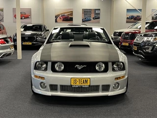 Ford Mustang 2006 - Convertible 4.6i V8 GT 335PK Roush Limited Nr. 05-2218 zdjecie 6