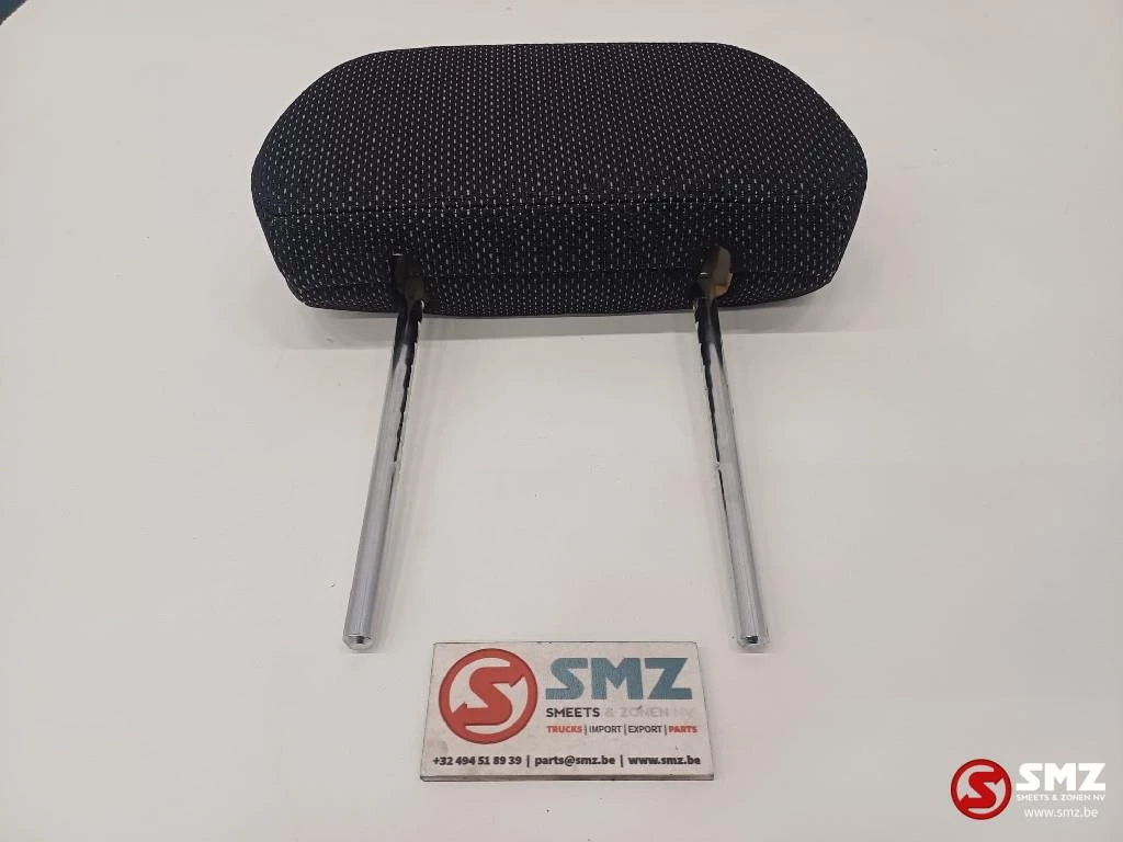 Caterpillar 2022 - Headrest from seat Caterpillar obrázek 1