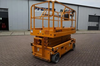 Haulotte 2011 - Compact 10 Electric, 10m Working Height, 450kg Cap immagine 2 miniatura