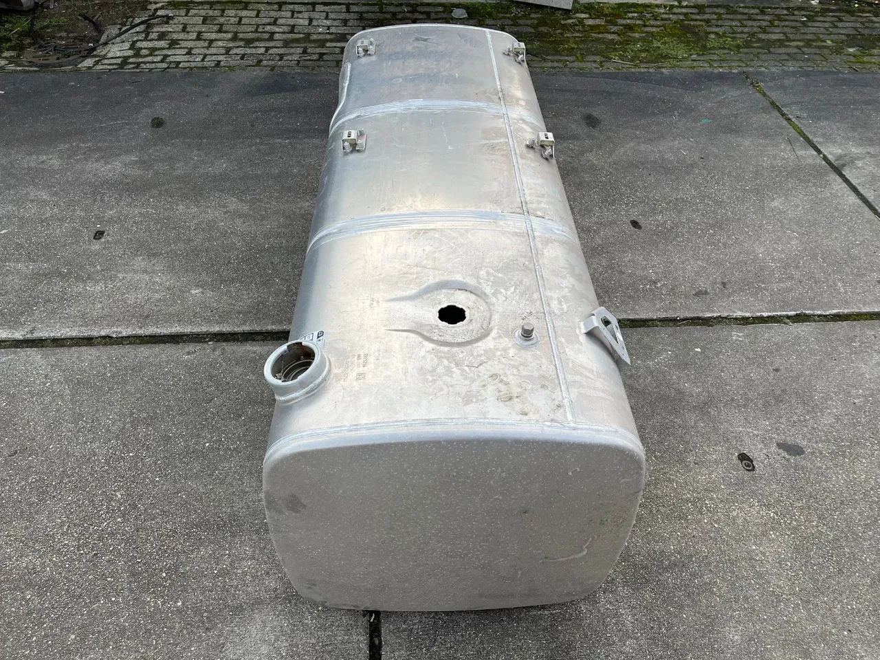 DAF 2022 - Brandstoftank diesel 665L 2311216 obrázek 2