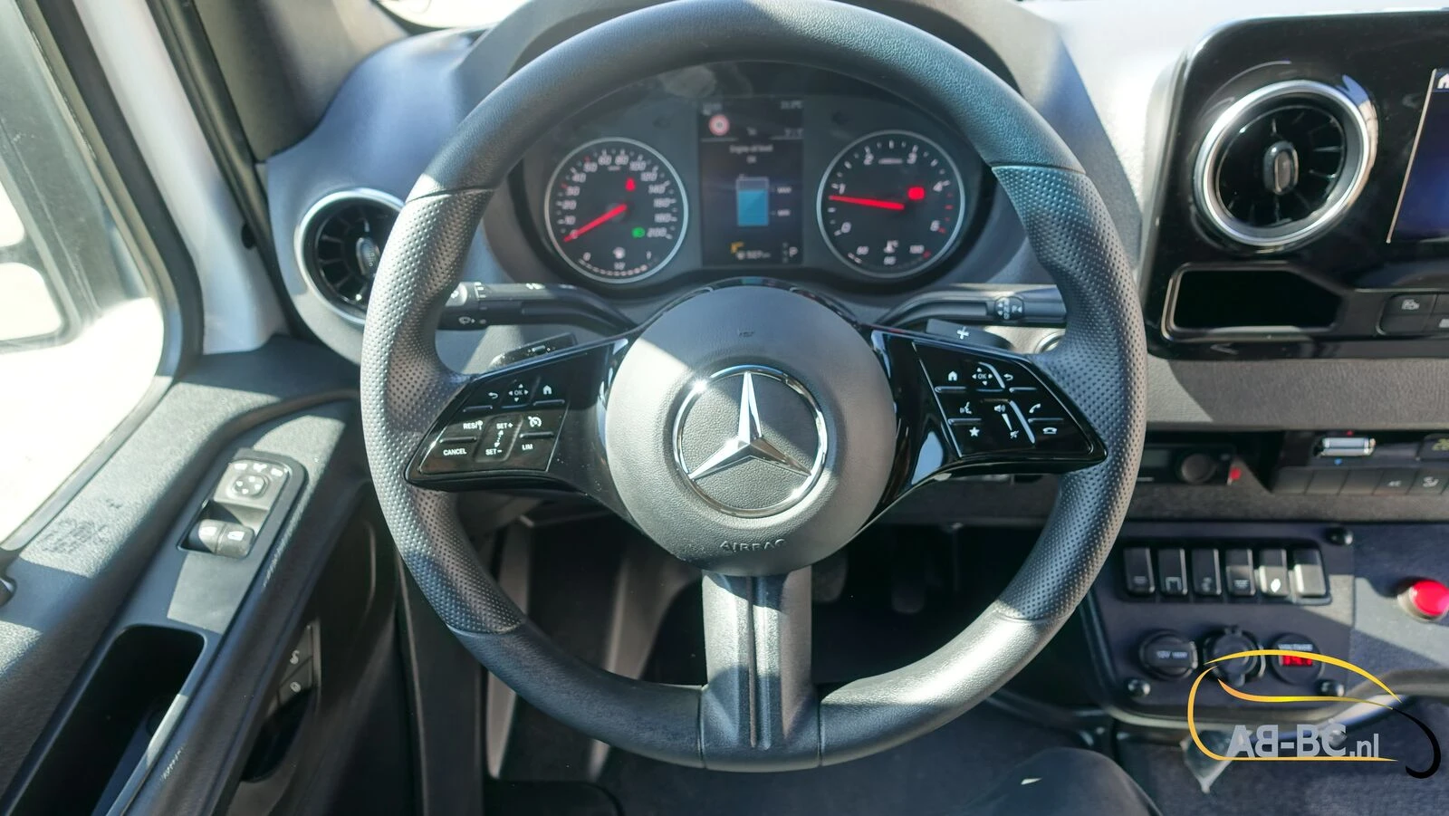 Mercedes-Benz Sprinter 2026 - Aveuro 519 CDI 21 seats EURO 6 Bild 41