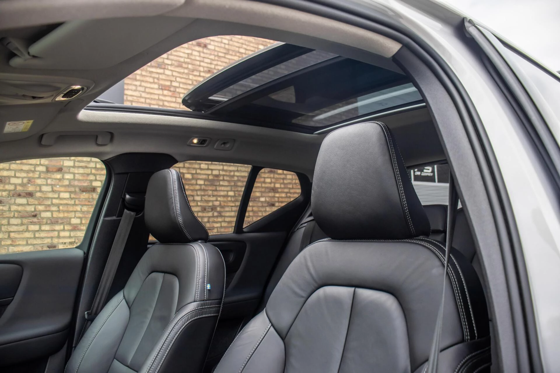 Volvo XC40 2023 - 1.5 T5 Plug-in hybrid Ultimate Dark, Pano, Leder imagen 11