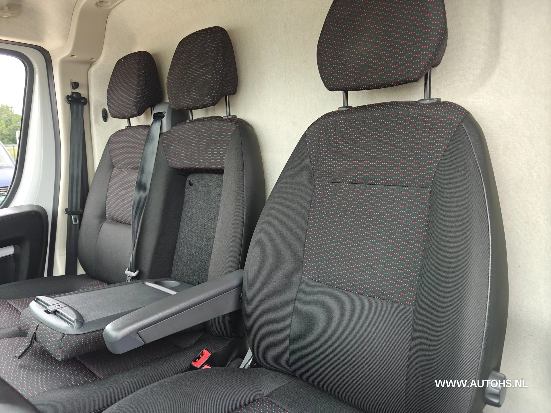 Citroën Jumper 2022 - 2.2 BlueHDi 120 L1H1 Club , lage km , Apk juni 2027 , Euro 6 , 1e Eig. Mooie bus. image 11