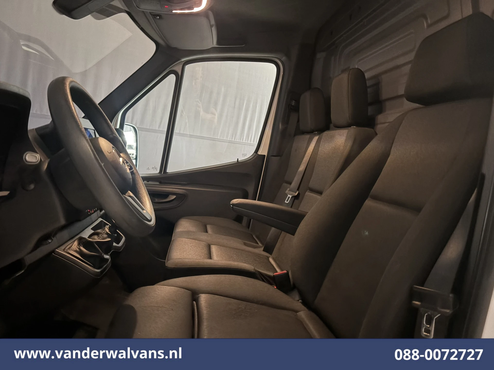 Mercedes-Benz Sprinter 2023 - 317 CDI 170pk L3H2 Euro6 Airco | 360 Graden Camera | Navigatie | Apple Carplay | Chauffeursstoel obrázek 17