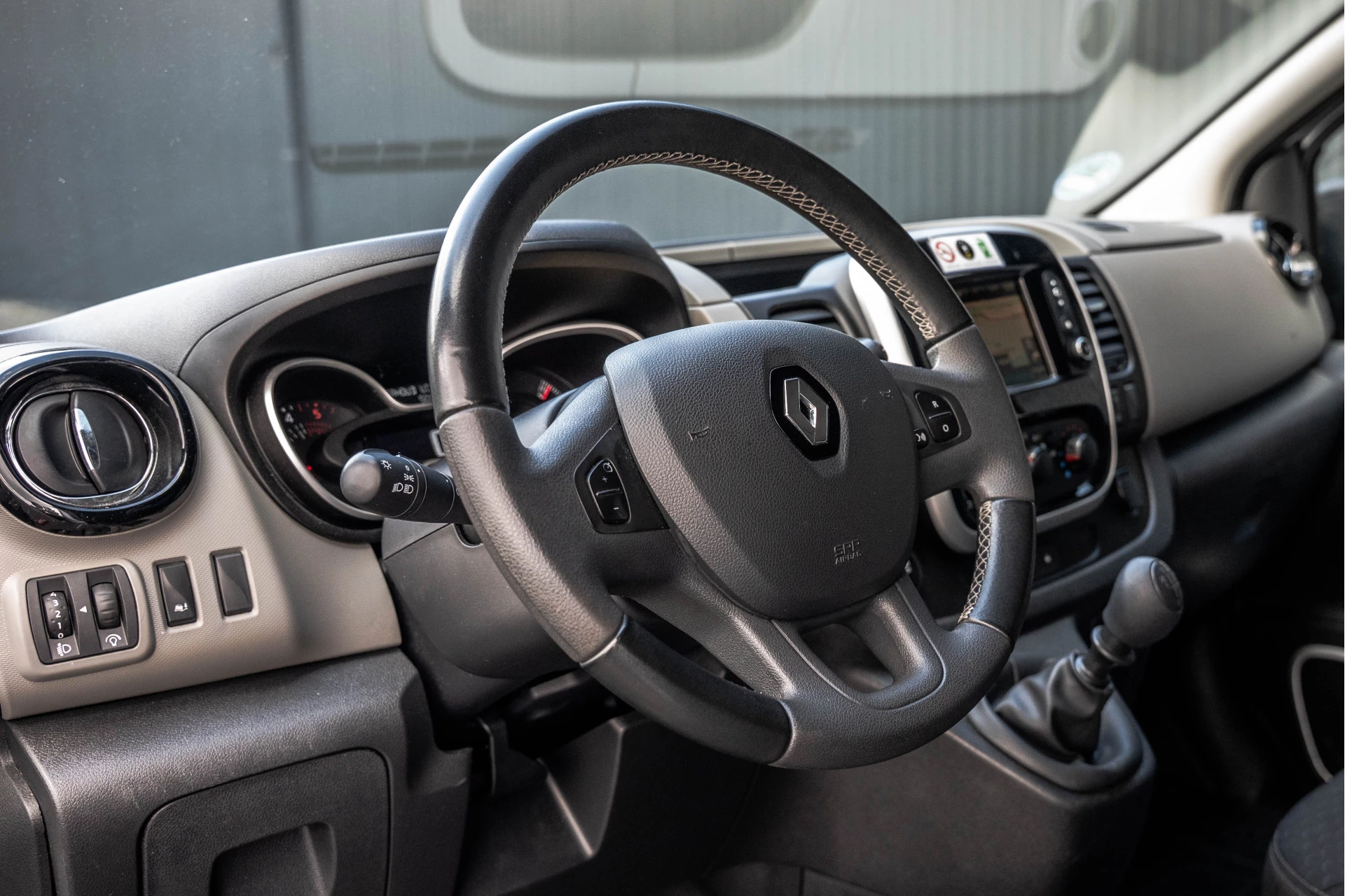 Renault Trafic 2018 - Passenger **dCi 9-Pers L2H1 | Incl. BPM, BTW vrij | Navi | R-Link | Airco | Cruise | PDC | Euro 6** obrázek 11